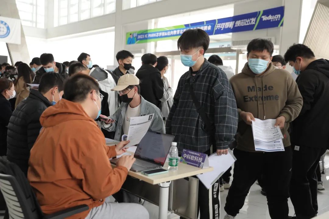 ?？粕鷮W計算機有前途嗎？